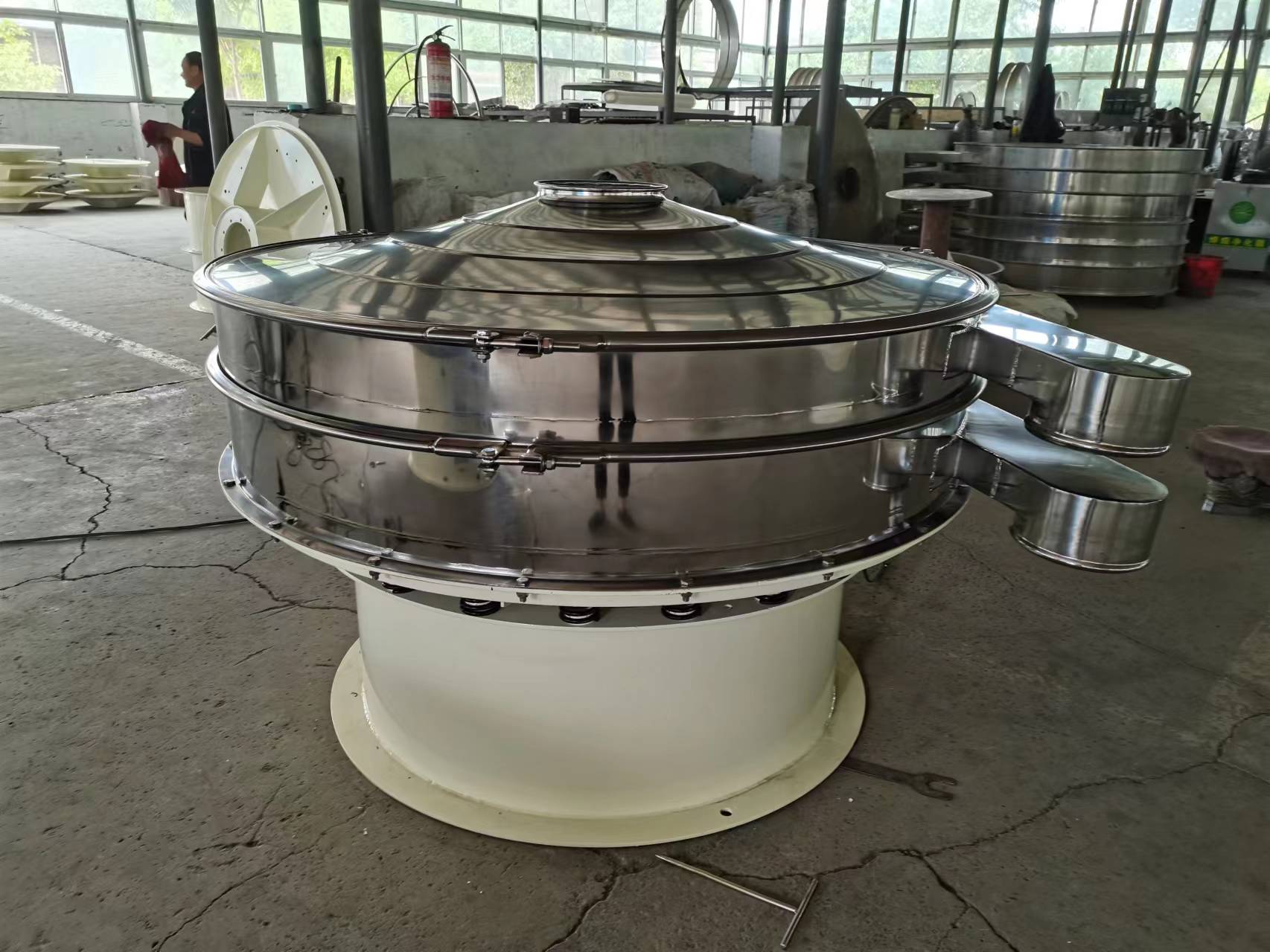 大振篩機(jī)帶你深入地了解振動(dòng)篩產(chǎn)品及目標(biāo)用戶(hù)，和你一起制定現(xiàn)場(chǎng)使用方案。